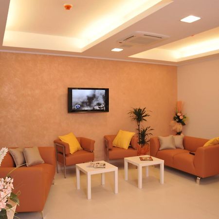Residence Perla Misano Adriatico Kültér fotó